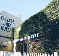 College Lawn Hotel - Hostel