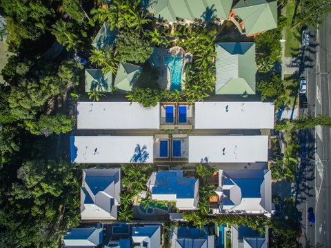 A PERFECT STAY - KoKo's Beach Houses 1 And 2 - Accommodation QLD 5