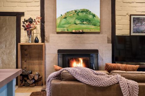 Italian Hill Garden Villa - Accommodation QLD 4