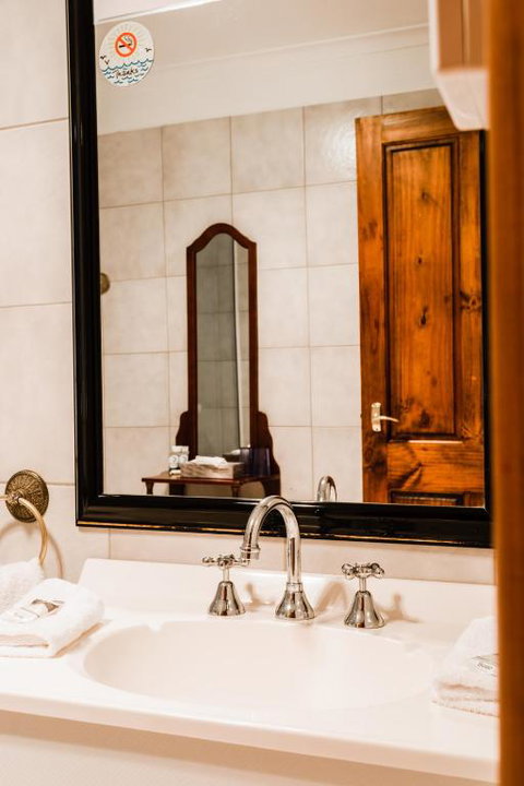 Battery Point Manor - Accommodation QLD 5