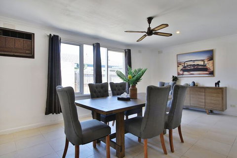 Ivy Units Glen Waverley - Accommodation QLD 5