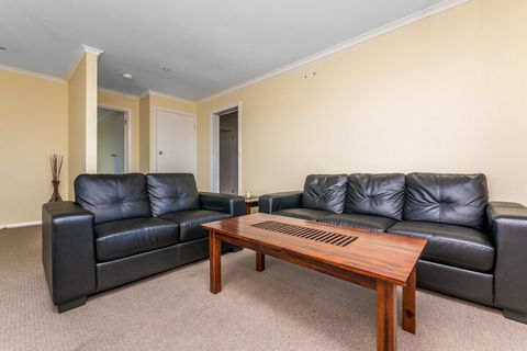 Family Home At Kingston Beach - Accommodation QLD 7