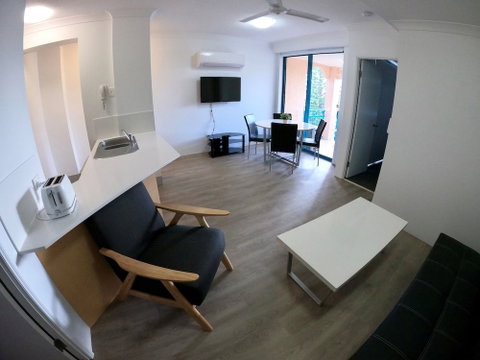 Aruba Surf Resort - Accommodation QLD 3