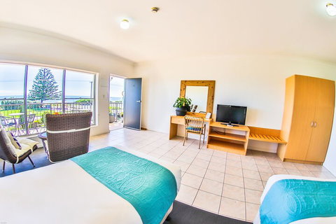 COAST Motel And Apartments - Accommodation QLD 6