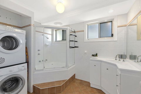 Ocean Pines 5 - Accommodation QLD 6