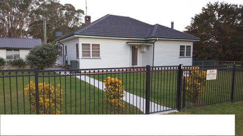 King Cottage - Accommodation QLD 5