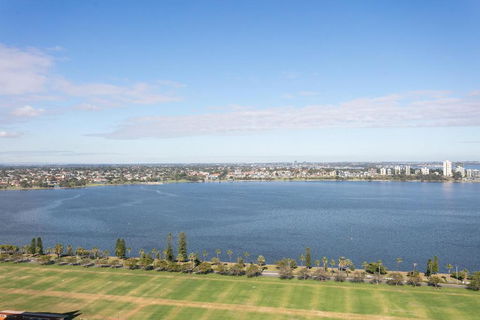 Astra Apartments Perth CBD - Accommodation QLD 4