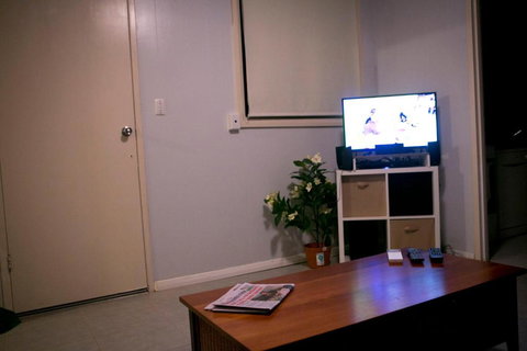 Cave Place Units - Accommodation QLD 6