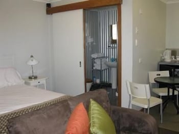 Stone Hut SA Accommodation QLD