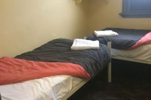 Cross Keys Hotel - Accommodation QLD 2