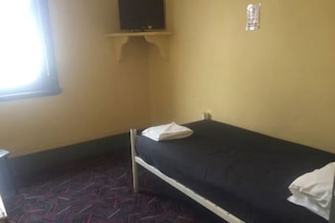Cross Keys Hotel - Accommodation QLD 1