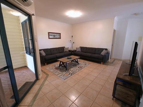 Lakeview Apartments - Accommodation QLD 5