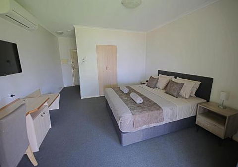 Lakeview Apartments - Accommodation QLD 6