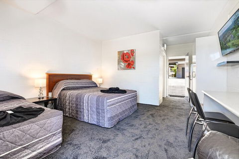 Aaron Motel - Accommodation QLD 6