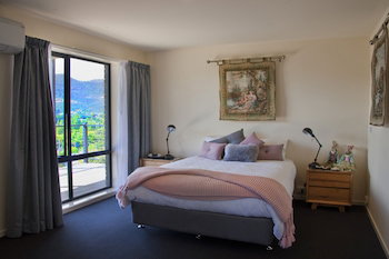 New Norfolk Apartments - Accommodation QLD 5