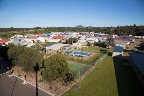 Wavecrest Village & Tourist Park - Accommodation QLD 1