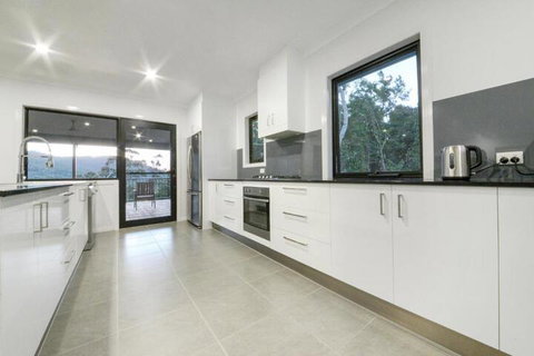 Island Dreams - Accommodation QLD 6