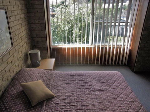 A Furnished Townhouse In Goulburn - Accommodation QLD 3