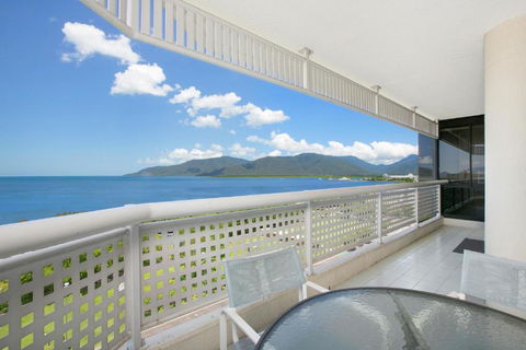 Cairns Ocean View Apartment - Accommodation QLD 2