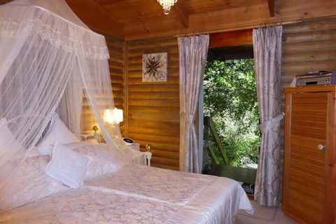 Aldgate Lodge Bed & Breakfast - Accommodation QLD 3