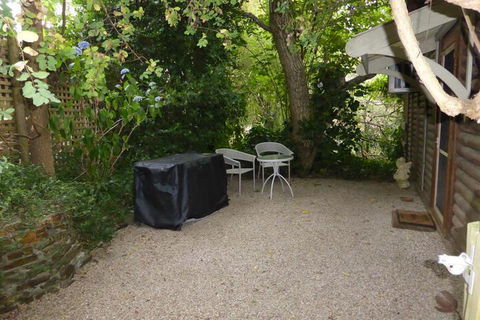 Aldgate Lodge Bed & Breakfast - Accommodation QLD 4