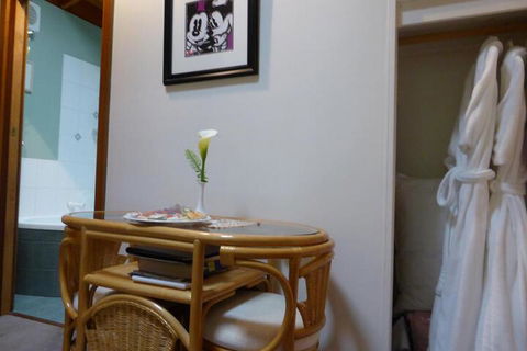 Aldgate Lodge Bed & Breakfast - Accommodation QLD 2