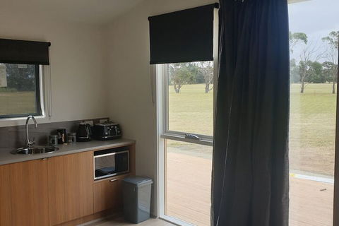 Lara Lodge - Accommodation QLD 6