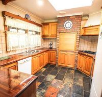 Wombat Hollow - Accommodation QLD