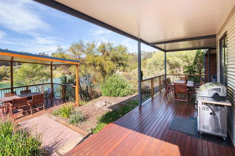 Wirraway Luxury Chalet - Accommodation QLD 5