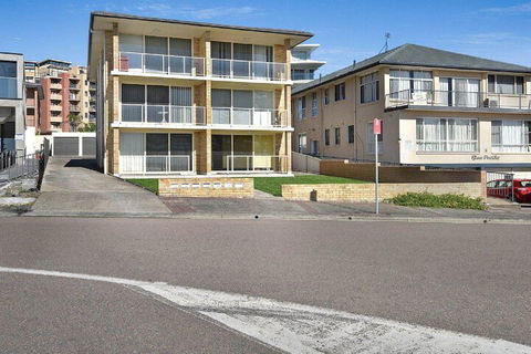Waterviews On Marine Parade 3 / 32 - Accommodation QLD 1