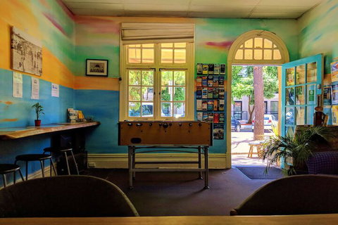 Pirates Backpackers - Hostel - Accommodation QLD 4