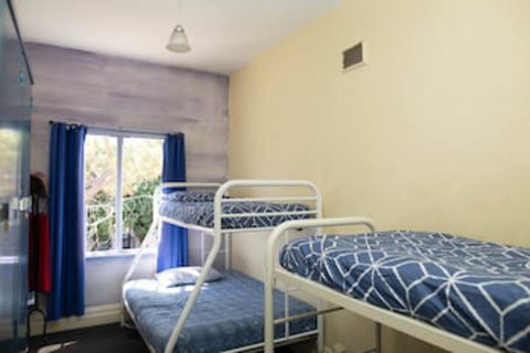 Pirates Backpackers - Hostel - Accommodation QLD 0