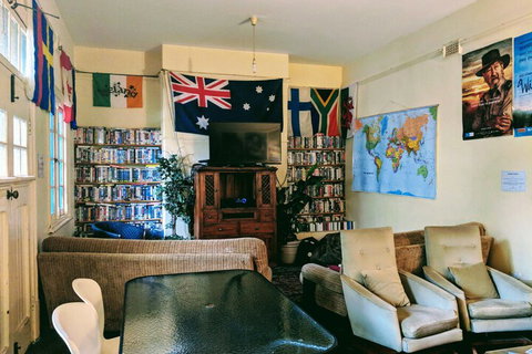 Pirates Backpackers - Hostel - Accommodation QLD 3