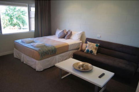 Forrest Beach Hotel - Accommodation QLD 3