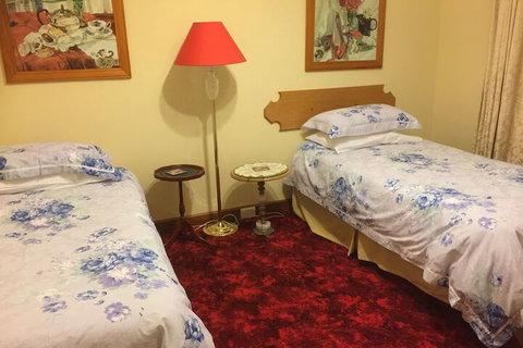 Oast Inn - Accommodation QLD 4