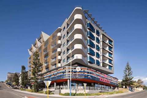 Ramada VetroBlu Scarborough Beach - Accommodation QLD 4