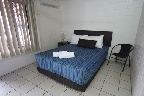 Barrier Reef Motel - Accommodation QLD 4