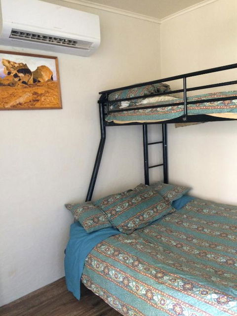 Blue Dog Holiday Units - Accommodation QLD 4