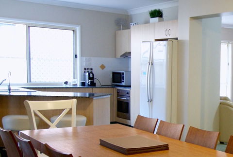 Anaheim Entertainer Deluxe - Accommodation QLD 6