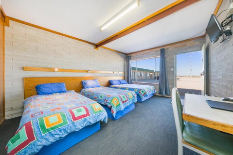 Nullarbor Roadhouse - Accommodation QLD 5