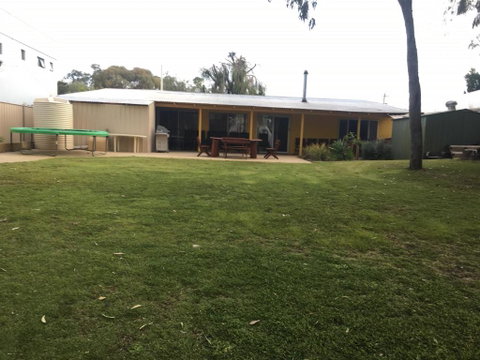 Amazing River House - Accommodation QLD 1