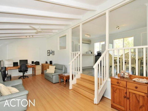 Amazing River House - Accommodation QLD 4