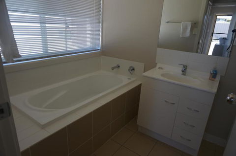 Far Away Escape - Accommodation QLD 4