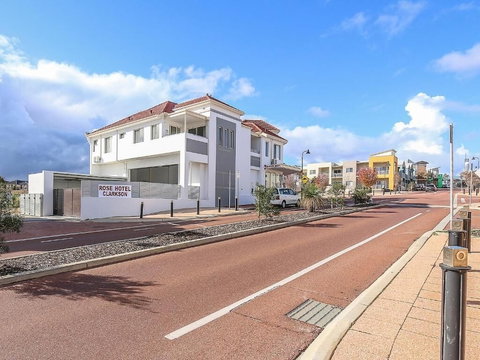 Rose Hotel Clarkson - Accommodation QLD 0