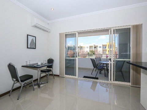 Rose Hotel Clarkson - Accommodation QLD 5