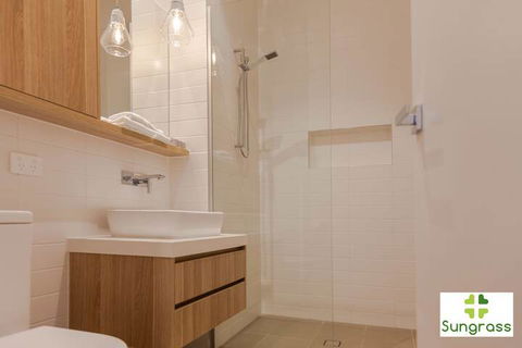 SOKO Waterfront - Accommodation QLD 6