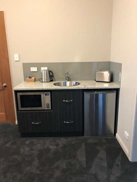 Lords Hotel - Accommodation QLD 6