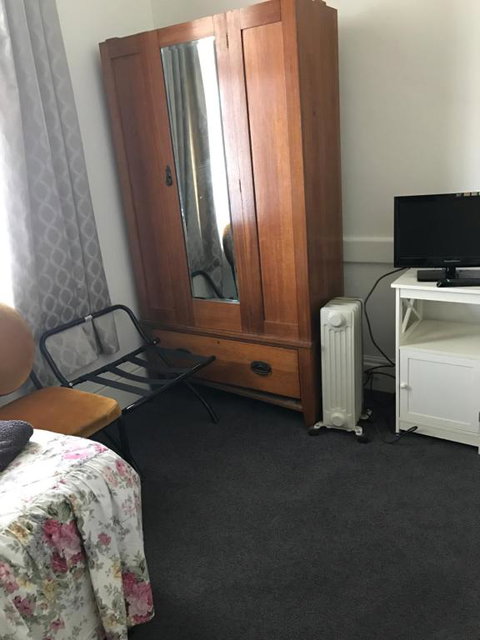 Lords Hotel - Accommodation QLD 4