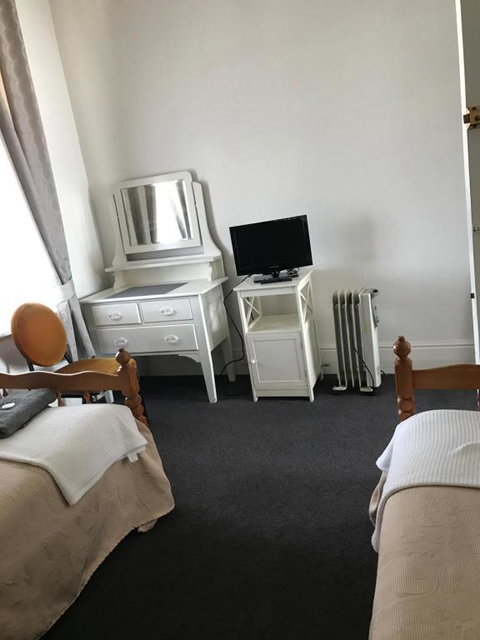 Lords Hotel - Accommodation QLD 5