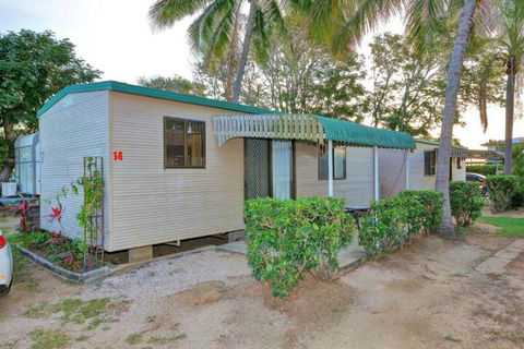 Alva Beach Tourist Park - Accommodation QLD 6